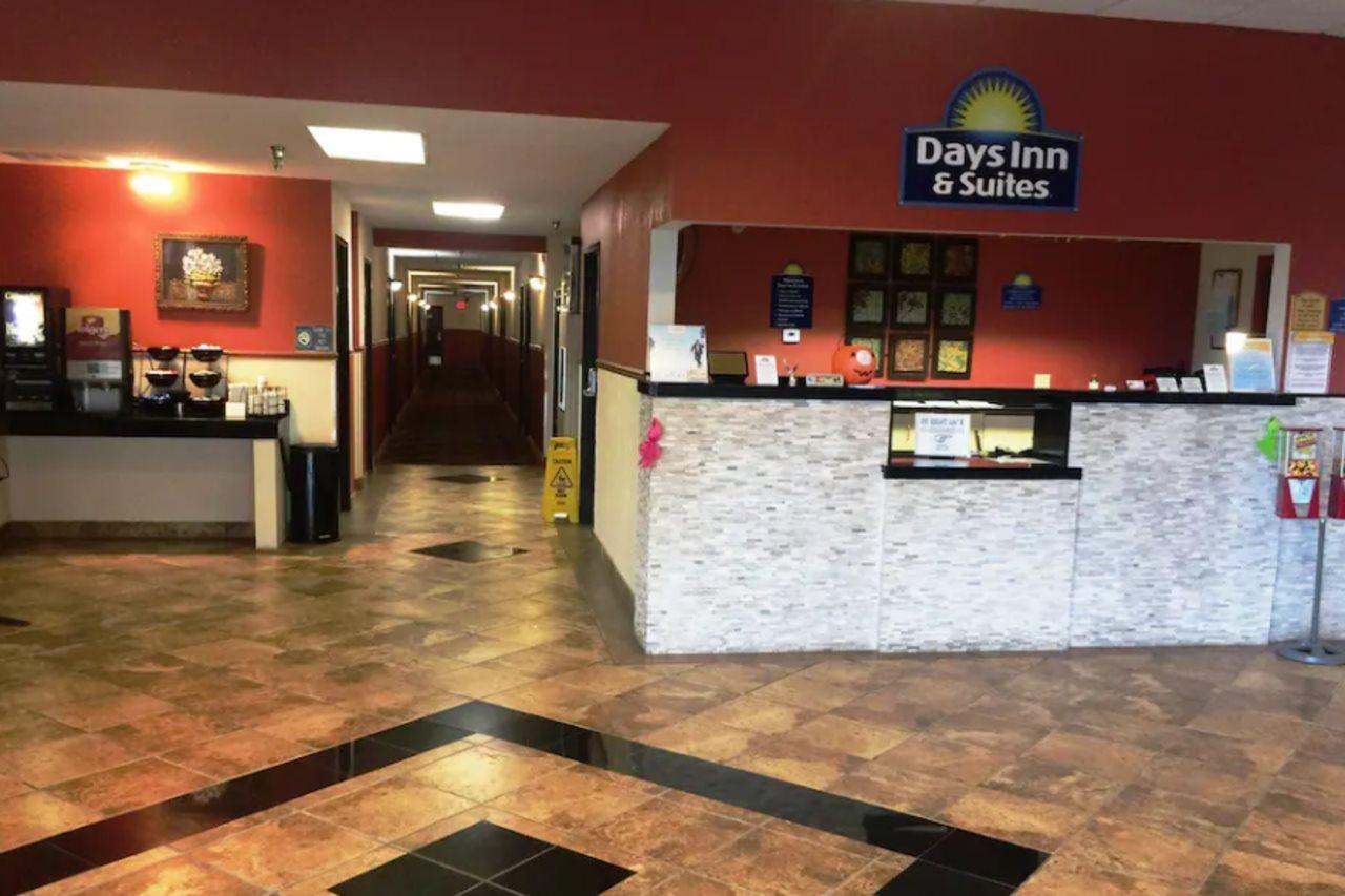 Days Inn & Suites By Wyndham Mt Pleasant Mount Pleasant Kültér fotó