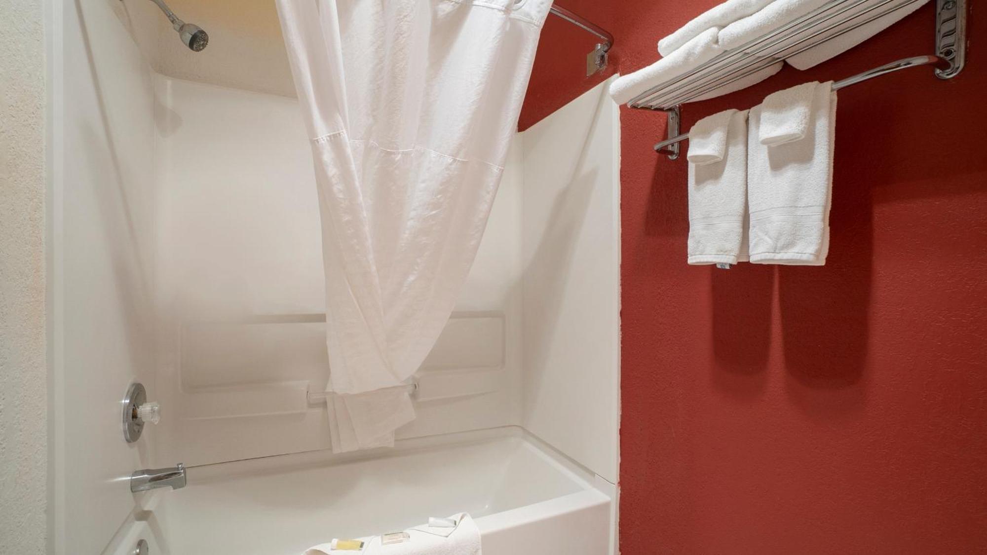 Days Inn & Suites By Wyndham Mt Pleasant Mount Pleasant Szoba fotó